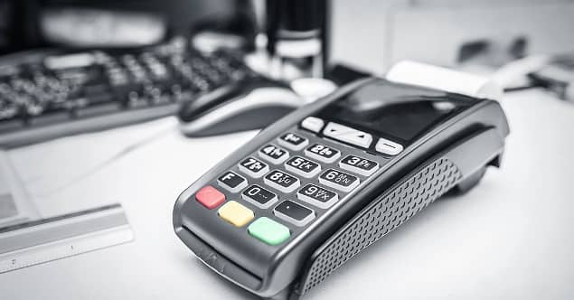 Відмова від готівки – переваги і проблеми